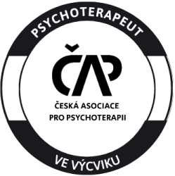 CAP_odznak_M_ve_vycviku_cernobily_web2